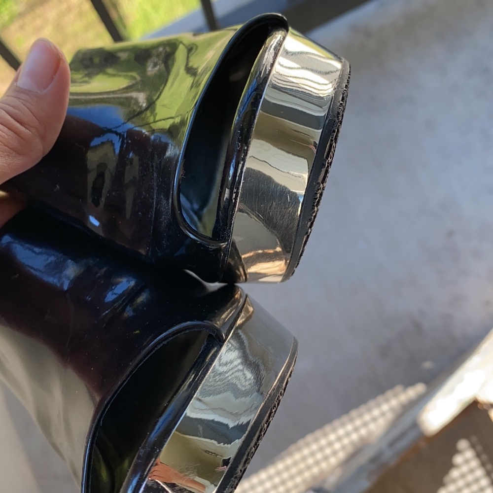 Gucci Heels with black pattern, leather and chrome heel. - Picture 10 of 11